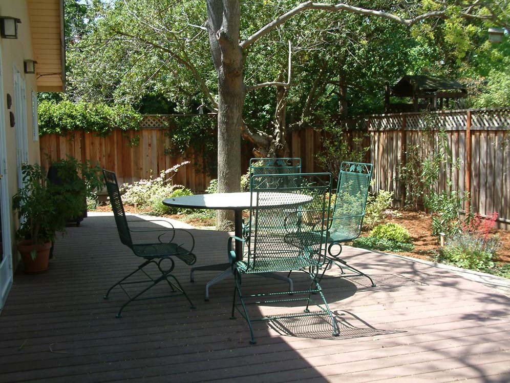 Peaceful Patio Dining